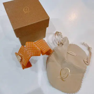 [ 미사용 새상품 ] Q-pot 캐러멜 뱅글