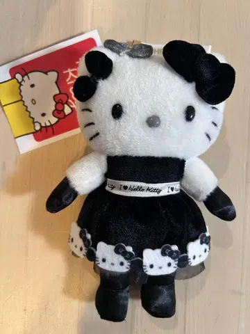 헬로키티전 모노톤 드레스 마스코트 키링