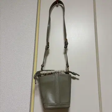 ZARA 버킷형 숄더백 [ 새상품급 ]