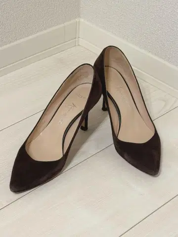 긴자 카네마츠 스웨이드 펌프스 22.5cm