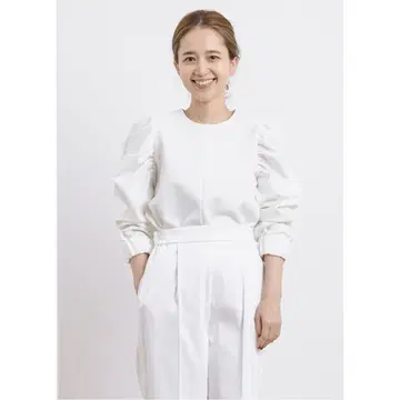 yori 턱 숄더 블라우스 38