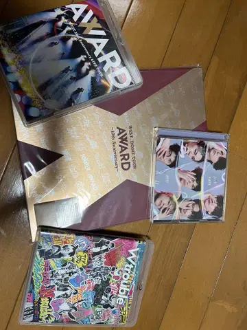 WEST. 라이브 Blu-ray 및 싱글 CD