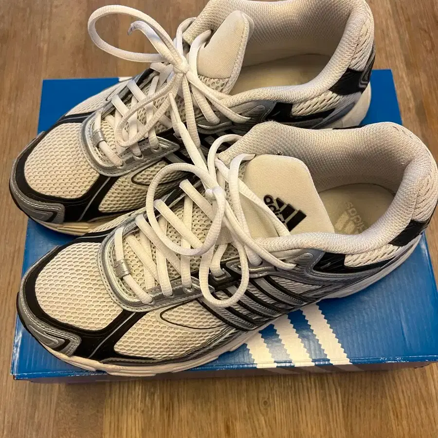 Adidas Originals Response CL 270