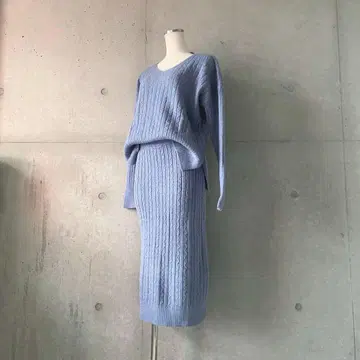 택 포함 새상품 케이블 니트 셋업 스웨터 스커트 블루