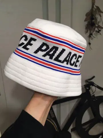 Palace 크러셔 버킷햇