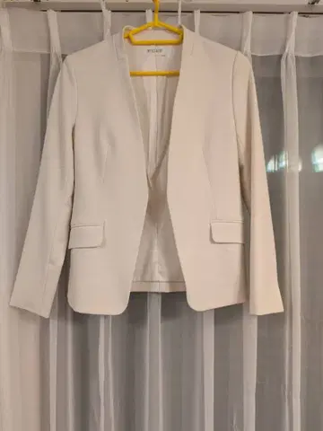 PLST 화이트 노카라 자켓
