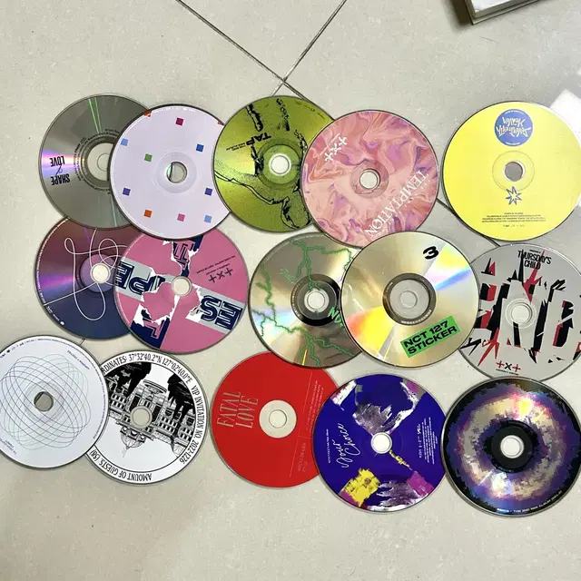 cd 개당 800 판매 투바투 엔시티 방탄 몬엑 세븐틴