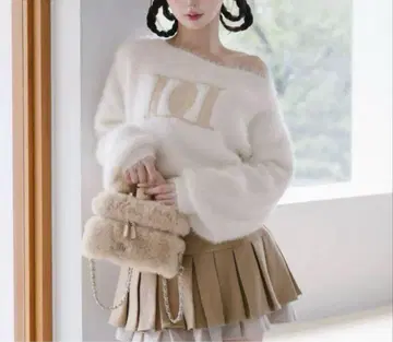 Darich DD 로고 원숄더 니트탑 다리치 아이보리