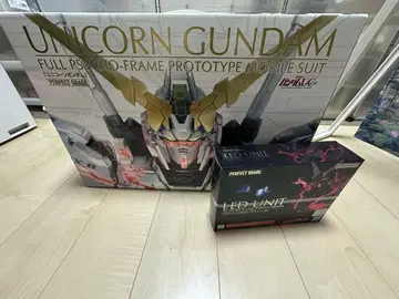 유니콘 건담 PG LED 유닛 포함