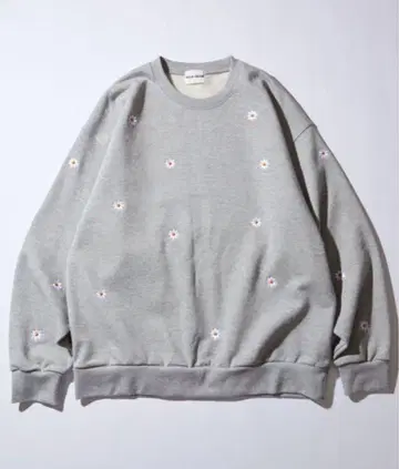 [ 당일 배송 ] NICK GEAR 플라워 크루넥 맨투맨