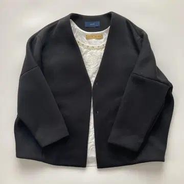 새상품급 쉽스 종이상자 숏 겉옷 블랙 아우터 숏