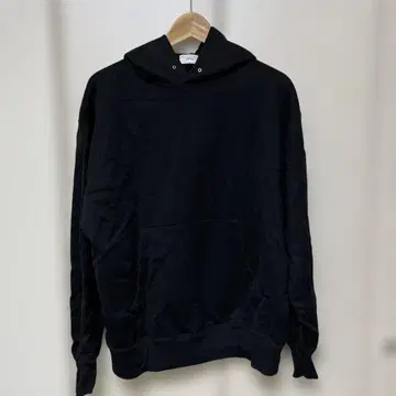 LIFILL 블랙 후드 부착 후드티