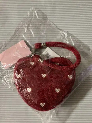 러브리 바이 페이러 하트형 파우치