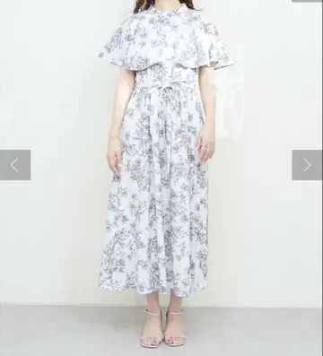 사이드 플리츠 케이프풍 원피스