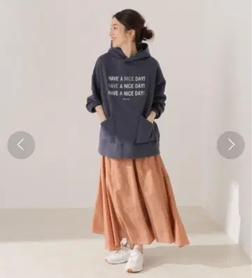 FRAMeWORK 네이비 후드티 로고