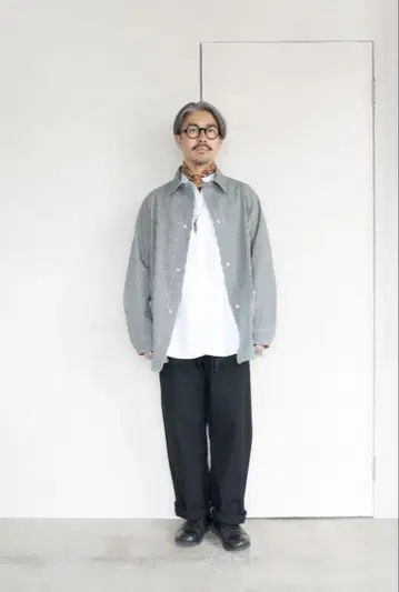 새상품 SASSAFRAS 프루너 코트 커버올 히코리 L