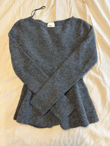 매장 한정판 H&M 페플럼 니트