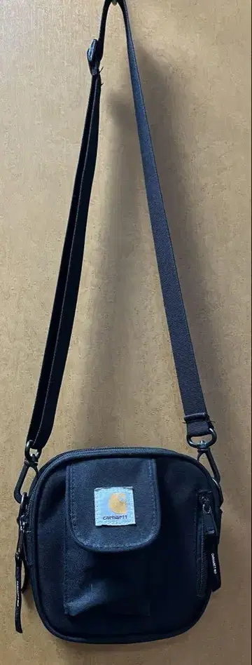 Carhartt 블랙 숄더백