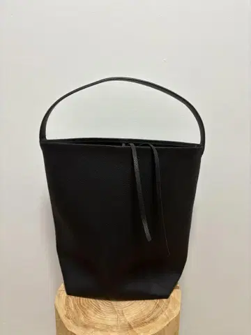JISTORY 소가죽 숄더백