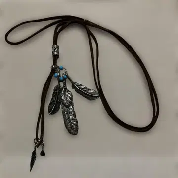깃털 모티브 목걸이
