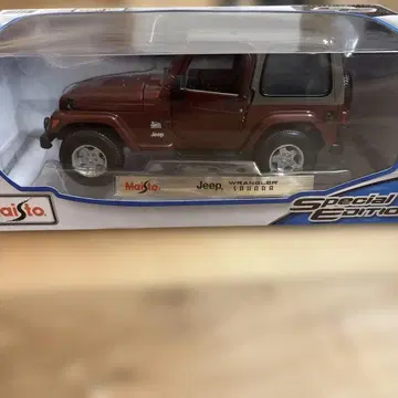 Maisto Jeep Wrangler Sahara 1:18 다이캐스트