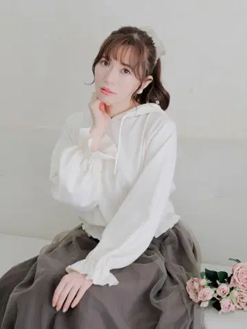 Areeam 아림 나를 찾는 프릴 후드티 Ivory