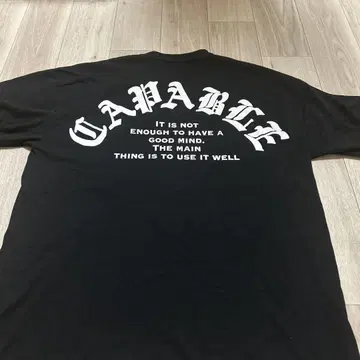 CAPABLE 메시지T셔츠 블랙