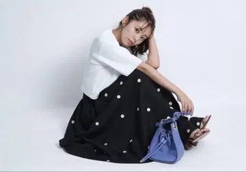[ 미사용 택 포함 ] JUSGLITTY 도트 자수 턱 스커트 사이즈 2