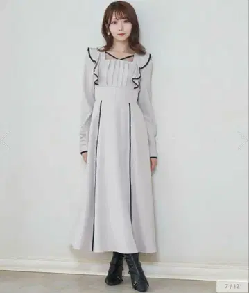 로제뮤 decorte 포인트 파이핑 원피스 베이지