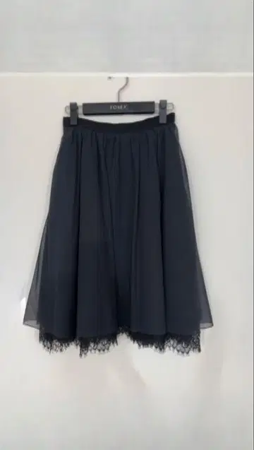 FOXEY 폭시 밑단 레이스 스커트 38 리치 그레이