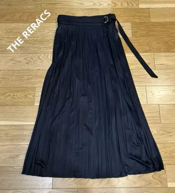 THE RERACS 플리츠 랩 스커트 블랙