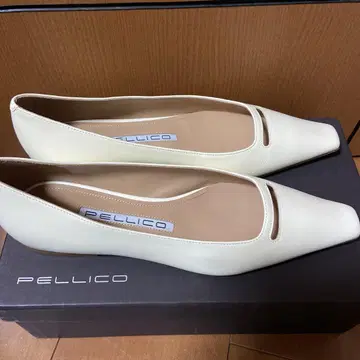 PELLICO 아이보리 플랫슈즈 35 미사용
