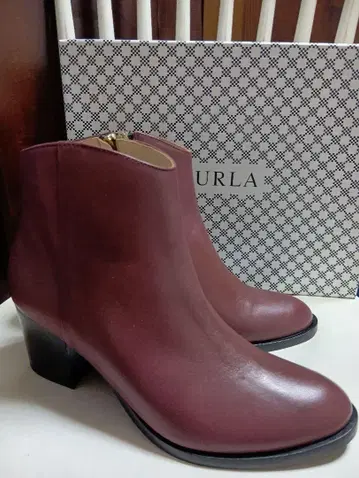 [ 새상품 ] FURLA 버건디 가죽 부츠