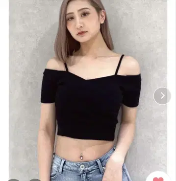 gyda 하프 슬리브 카슈쿨 오프숄더 숏 상의
