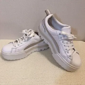PUMA 푸마 통굽 스니커즈 화이트 베이지 24cm