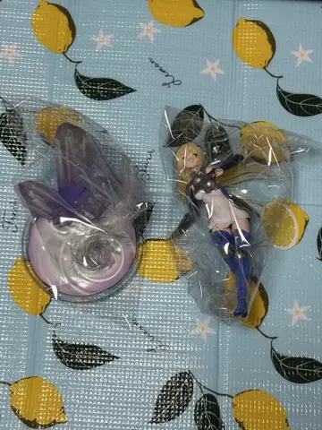 던만추 외전 아이즈 발렌슈타인 피규어 코토부키야