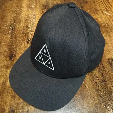 HUF 블랙 캡 삼각형 자수