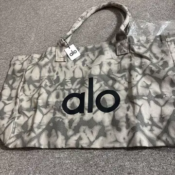 alo 카모플라쥬 토트백 미사용품