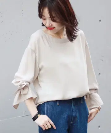거의 새상품 Spick & Span 보트넥 소매 리본 블라우스