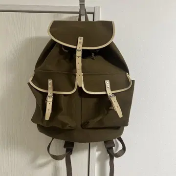 JWA 유니클로 올리브 그린 캔버스 백팩