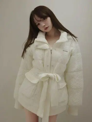 Mary 퀼팅 니트 쉐입 재킷