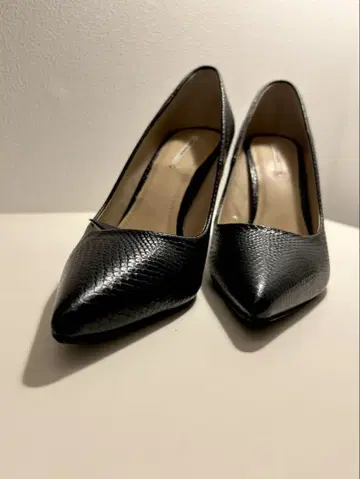 [ 당일 발송 가능 ] ZARA 블랙 스틸레토 하이힐