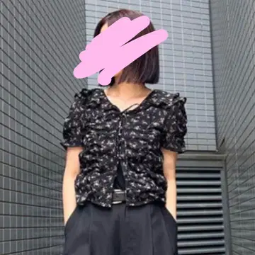 Ray BEAMS 플라워 프린트 셔링 블라우스