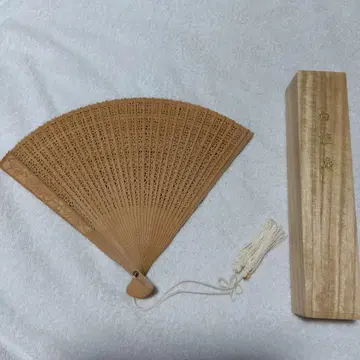 시스루 무늬 부채 나무 상자 포함