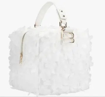 미사용 bibiy 비비 FLORET BOX BAG 화이트