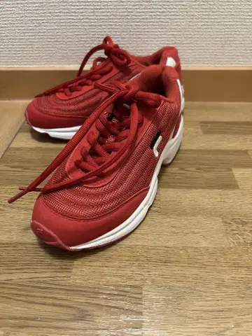 FILA 여성용 레드 스니커즈 22.5cm