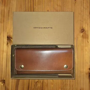 ARTS&CRAFTS 브라운 가죽 장지갑