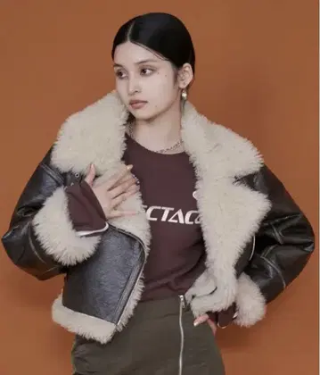 MURUA 빈티지 스타일 숏 페이크 무스탕
