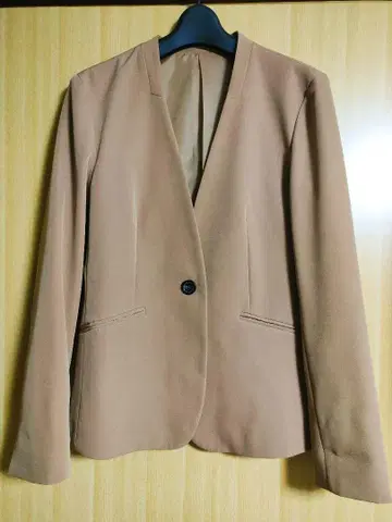 새상품 택 없음 모카색 노카라 자켓 S