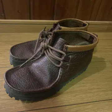 Clarks Originals 브라운 왈라비